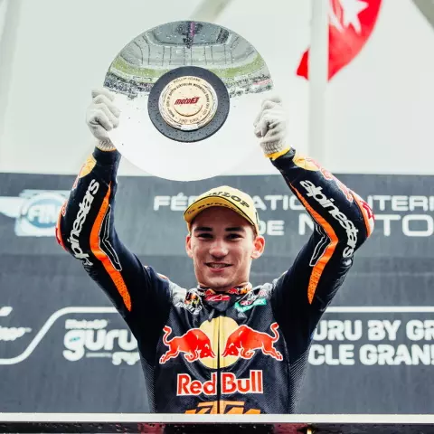 Deniz Oncu chiến thắng Moto3 Úc 2023